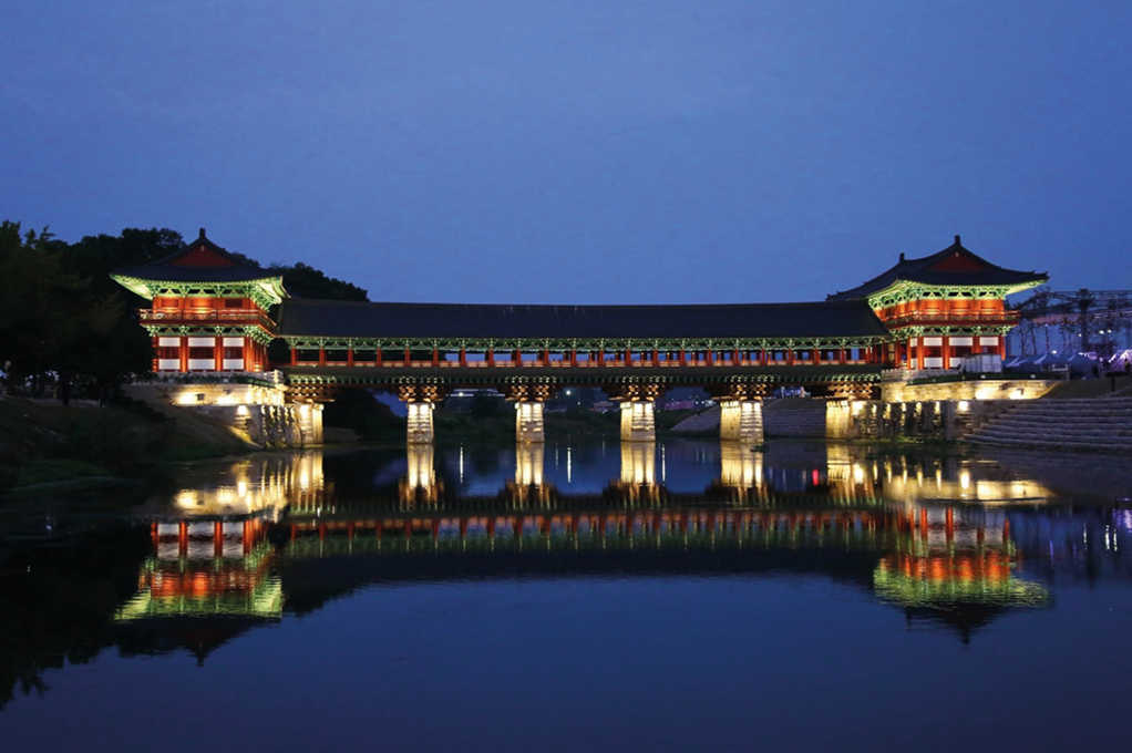 キョンジュ(慶州)大陵苑(東宮と月池、瞻星台)＆ファンニダンギル＆月精橋