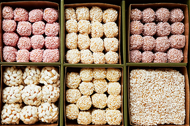 韓国のものです。 K-POP 動画 SNS 今すぐ使いたい！韓国語ひとことフレーズ集」宍戸奈美